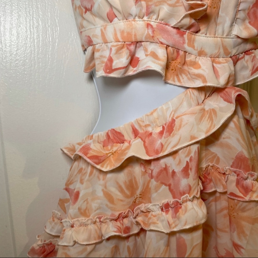 Luxxel side cut out sweetheart ruffle floral mini dress - Picture 4 of 4